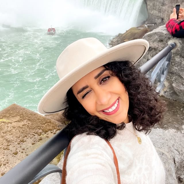 افسون حسینی